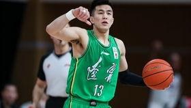 欧文国产运球视频,领略篮球大师的运球风采